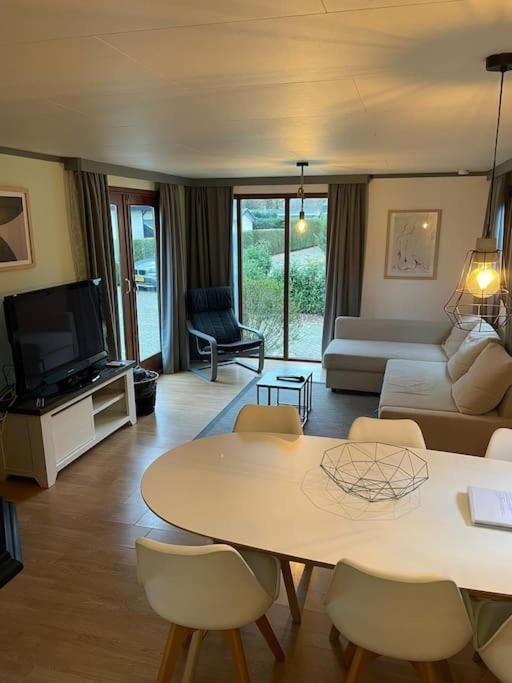 Gezellig Chalet Op De Prachtige Veluwe بوتِنْ المظهر الخارجي الصورة